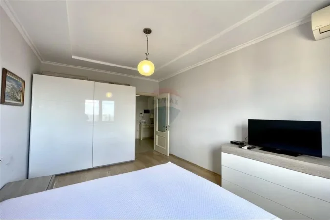 Tirane, jepet me qera apartament 1+1+Aneks+Ballkon , 73 m² 600 € (Rruga e Kavajes)