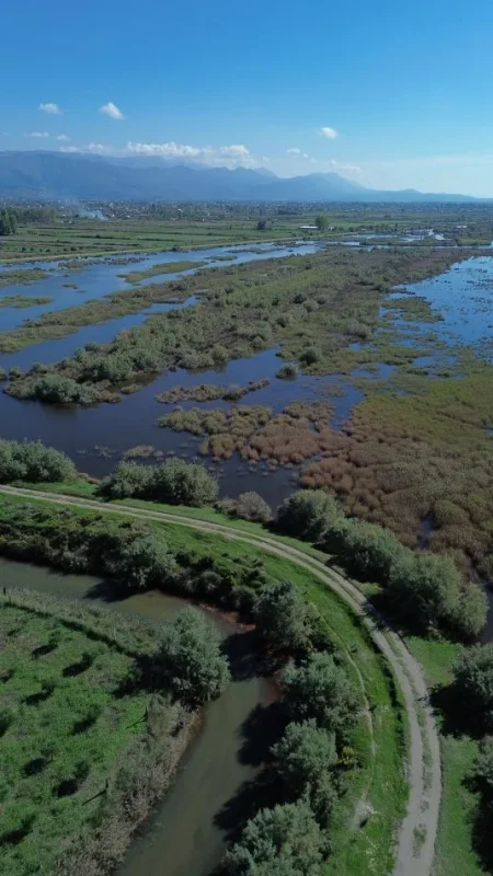 Guide touristique en Albanie. Circuits organisés en famille, solo, en groupe.
