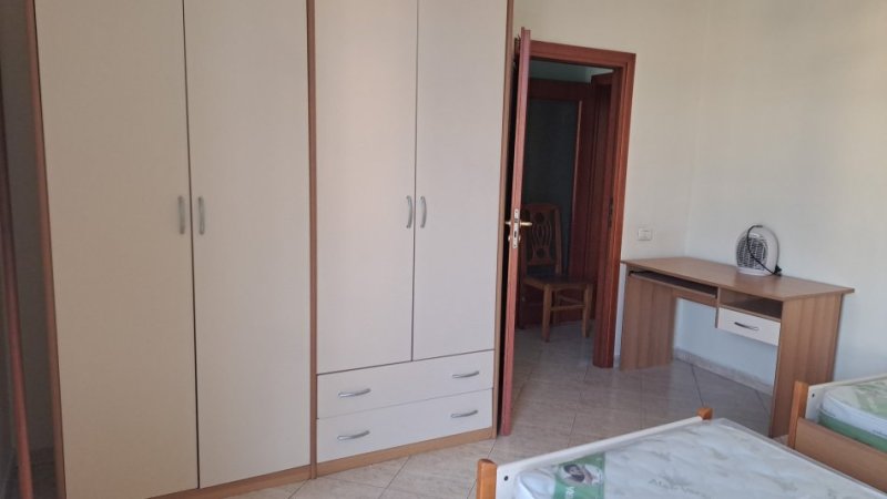 Tirane, jepet me qera apartament 2+1+Aneks+Ballkon Kati 8, 97 m² 550 € (Qemal Stafa)