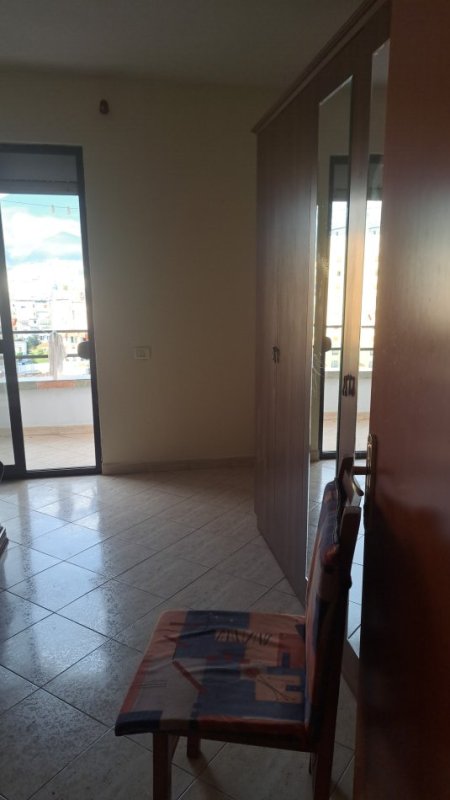 Tirane, jepet me qera apartament 2+1+Aneks+Ballkon Kati 8, 97 m² 550 € (Qemal Stafa)