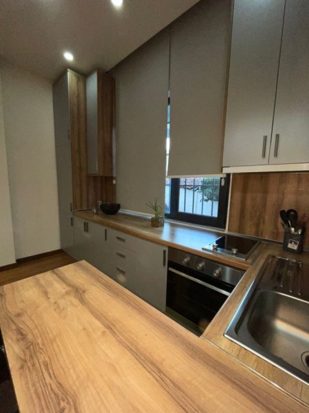 Tirane, jepet me qera apartament 1+1 Kati 2, 60 m² 600 € (9-Katshet)