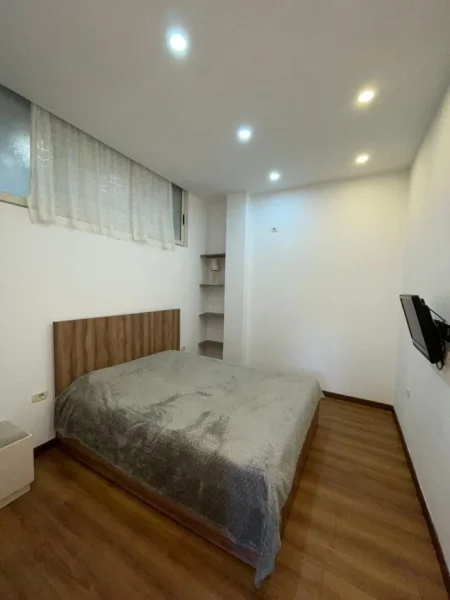 Tirane, jepet me qera apartament 1+1 Kati 2, 60 m² 600 € (9-Katshet)