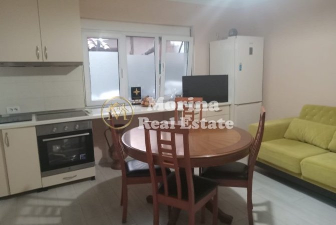 Tirane, jepet me qera apartament 1+1 Kati 1, 90 m² 600 € (21Dhjetori)