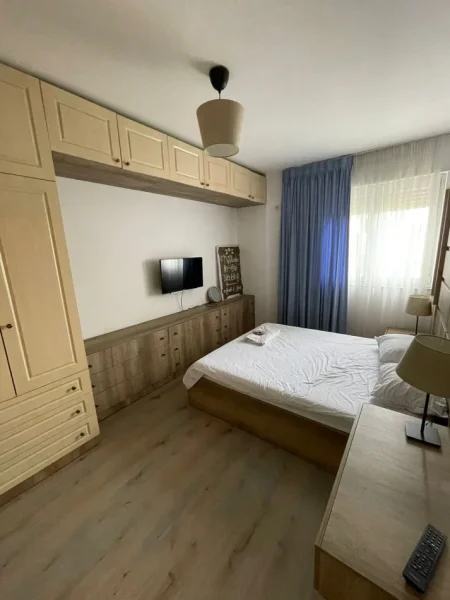 Tirane, jepet me qera apartament 2+1+Ballkon Kati 8, 80 m² 550 € (ASTIR)
