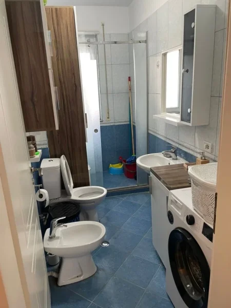 Tirane, jepet me qera apartament 2+1+Ballkon Kati 8, 80 m² 550 € (ASTIR)