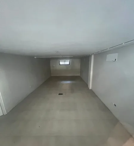 Tirane, jepet me qera Kati 0, 110 m² 1.250 € (Blloku)