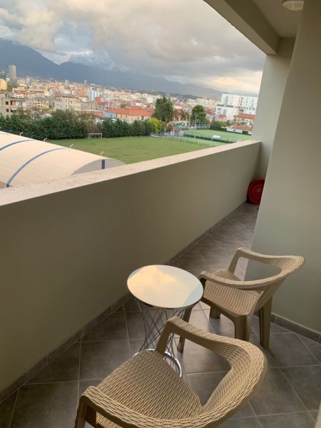 Tirane, jepet me qera apartament 1+1+Ballkon Kati 4, 65 m² 550 € (GOLDEN PARK)