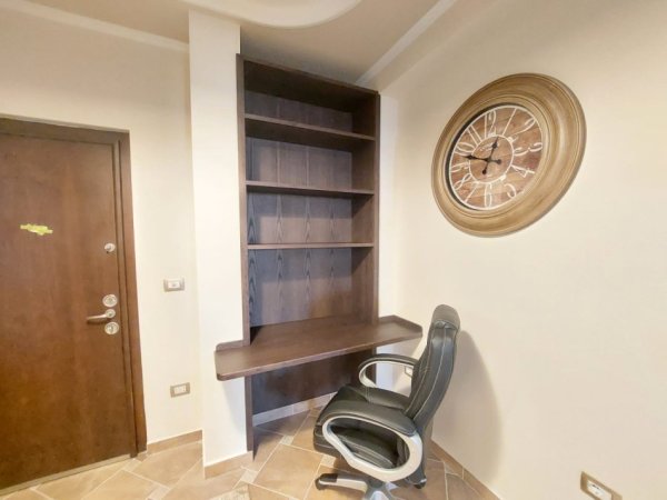Durres, jepet me qera apartament 2+1+Ballkon Kati 4, 91 m² 500 € 
