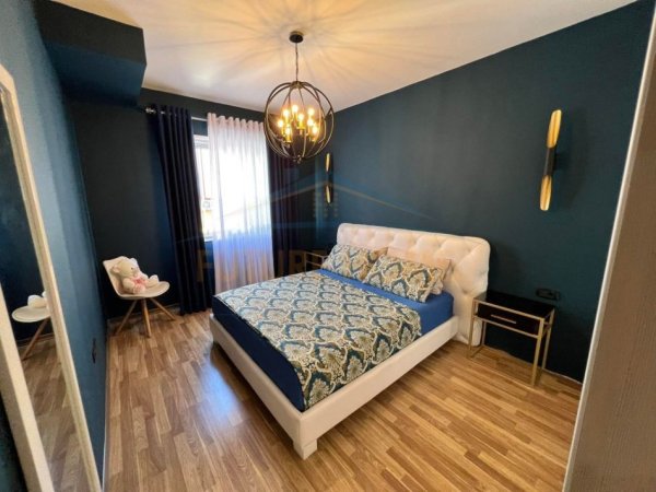 Tirane, jap me qera apartament 2+1 Kati 4, 96 m² 750 € (Liqeni i Thate)