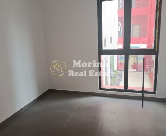 Tirane, jepet me qera apartament 3+1 Kati 1, 130 m² 600 € (Farmacia 10)