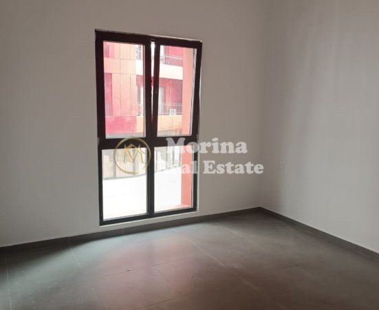 Tirane, jepet me qera apartament 3+1 Kati 1, 130 m² 600 € (Farmacia 10)