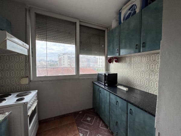 Tirane, jepet me qera apartament 1+1 Kati 4, 75 m² 450 € (Ali Ndroqi)