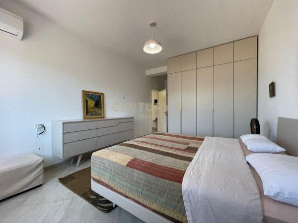 Tirane, jepet me qera apartament 2+1 Kati 4, 115 m² 900 € (Liqeni i thate)