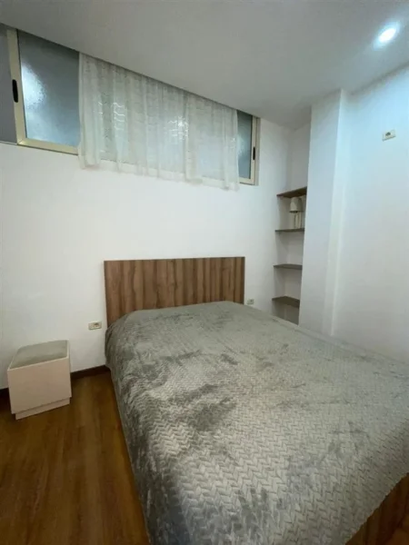 Tirane, jepet me qera apartament 1+1 Kati 1, 60 m² 600 € (9-Katshet, Prokuroria)