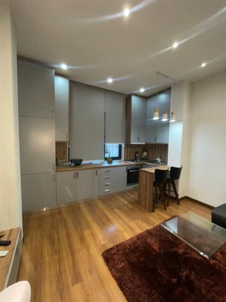Tirane, jepet me qera apartament 1+1 Kati 1, 60 m² 600 € (9-Katshet, Prokuroria)
