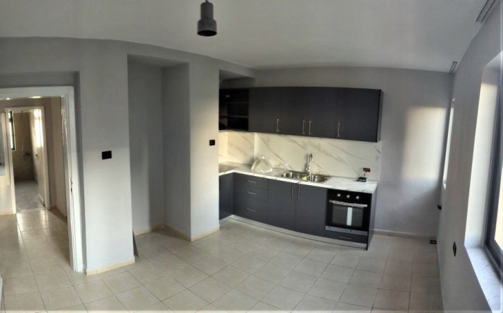 Tirane, jepet me qera apartament 2+1+Ballkon Kati 5, 70 m² 400 € (RRUGA E KAVAJES)