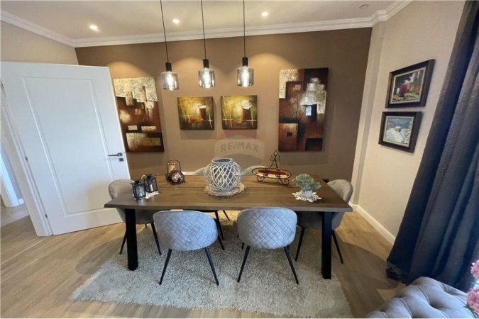 Tirane, shitet Vile 5+1+Aneks+Ballkon Kati 1, 515 m² 1.500.000 € 