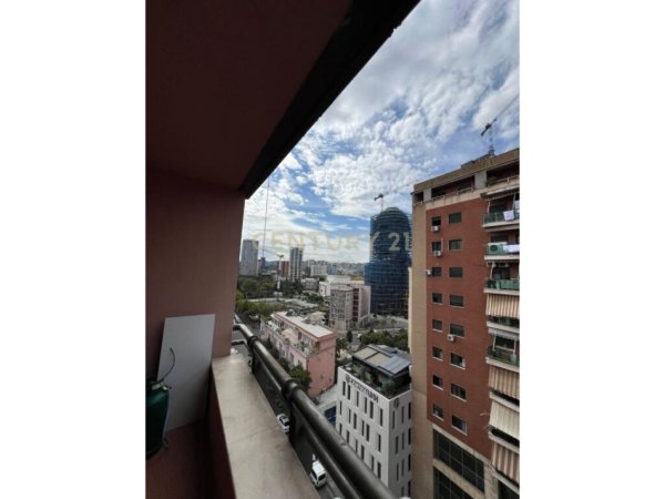 Tirane, jepet me qera apartament 2+1 Kati 9, 100 m² 700 € (RRUGA E BARRIKADAVE)