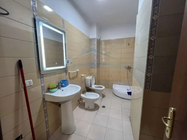 Tirane, shitet apartament 2+1 Kati 7, 89 m² 120.000 € (UNAZA E RE)