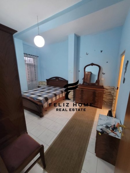 Tirane, jepet me qera apartament 1+1+Ballkon Kati 1, 70 m² 600 € (QENDER)