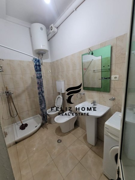Tirane, jepet me qera apartament 1+1+Ballkon Kati 1, 70 m² 600 € (QENDER)