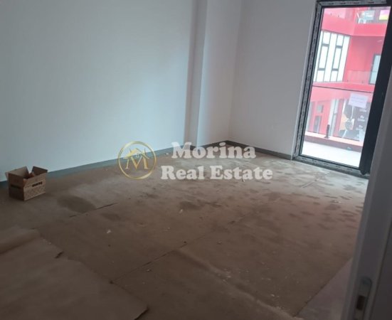 Tirane, jepet me qera apartament 1+1 Kati 1, 70 m² 500 € (Farmacia 10)