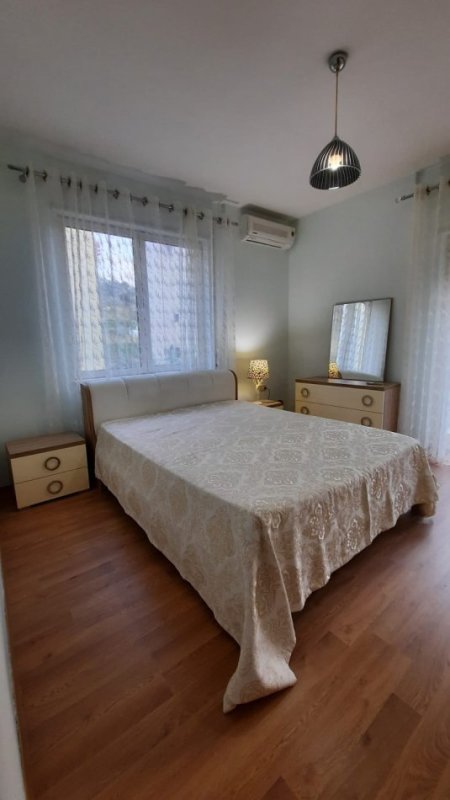 Tirane, jepet me qera apartament 2+1+Aneks+Ballkon Kati 3, 117 m² 800 € (Kopshti Zoologjik)
