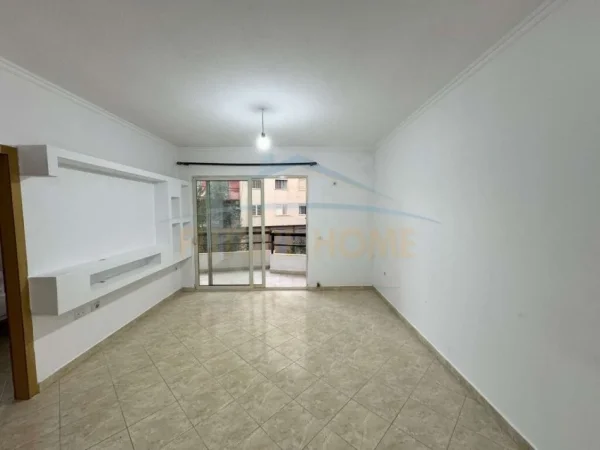 Tirane, shitet 1+1 , 56 m² 77.000 € (Unaza e Re)