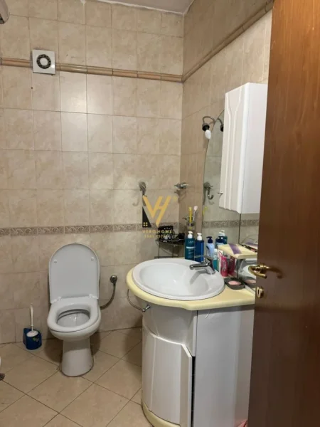 Tirane, jepet me qera apartament 2+1+Ballkon Kati 9, 120 m² 1.500 € (SHESHI SKENDERBEJ)