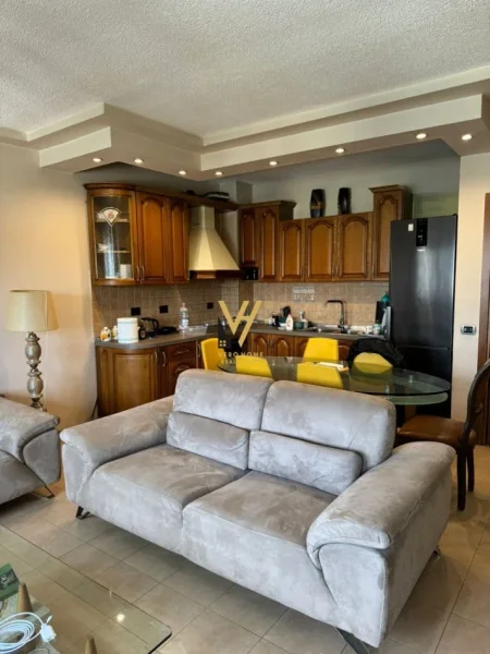 Tirane, jepet me qera apartament 2+1+Ballkon Kati 9, 120 m² 1.500 € (SHESHI SKENDERBEJ)