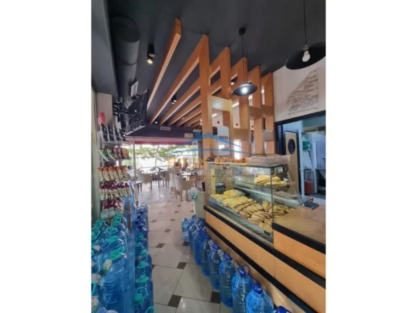 Tirane, shes bar-kafe , 100 m² 40.000 € (5 maj)