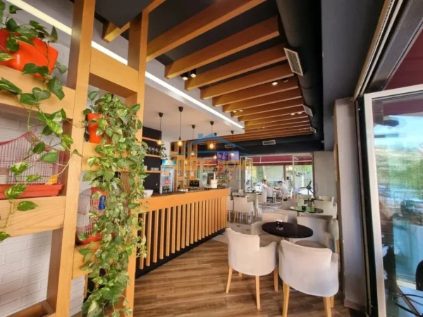 Tirane, shes bar-kafe , 100 m² 40.000 € (5 maj)