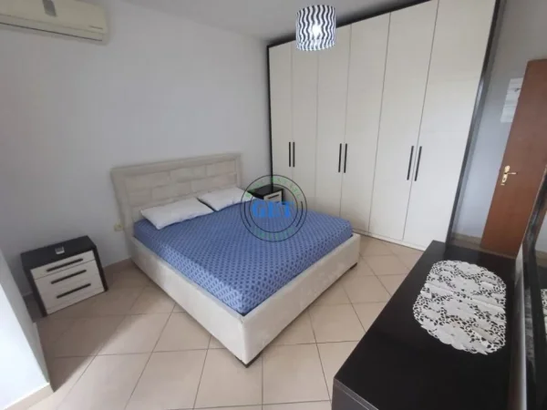 Durres, jepet me qera apartament 2+1 Kati 8, 105 m² 350 € (Tek Kazazi, Durres)