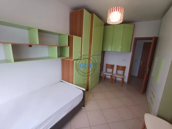 Durres, jepet me qera apartament 2+1 Kati 8, 105 m² 350 € (Tek Kazazi, Durres)