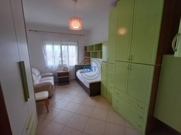 Durres, jepet me qera apartament 2+1 Kati 8, 105 m² 350 € (Tek Kazazi, Durres)