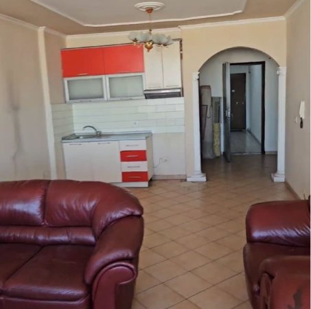 Tirane, jepet me qera apartament 1+1 Kati 11, 100 m² 550 € (Delijorgj)