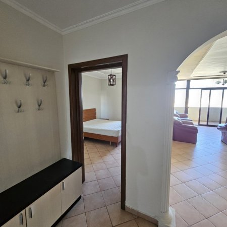 Tirane, jepet me qera apartament 1+1 Kati 11, 100 m² 550 € (Delijorgj)