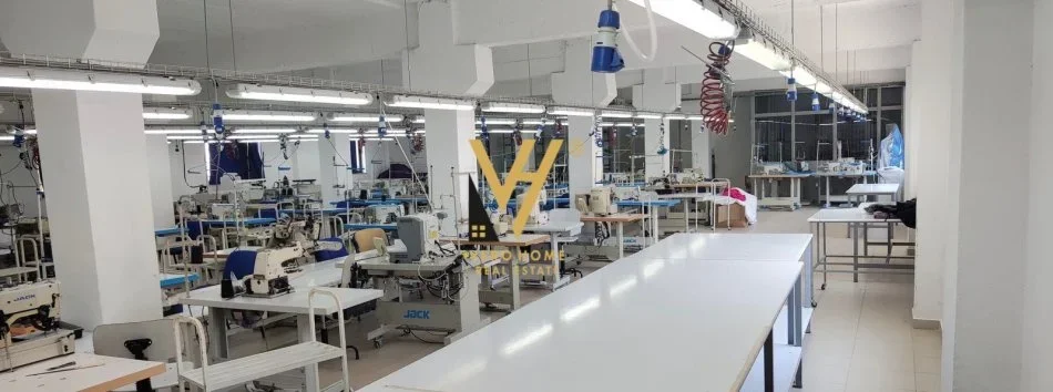 Tirane, jepet me qera magazine Kati 0, 1.350 m² 4.000 € (KOMBINAT)