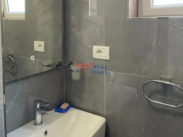 Vlore, shitet apartament 1+1+Ballkon , 60 m² 106.000 € (SARANDE)