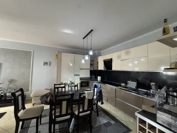 Tirane, jap me qera apartament 2+1+Aneks+Ballkon Kati 6, 110 m² 500 € (Teodor Keko)