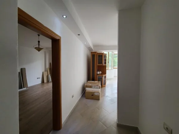 Durres, shitet apartament 1+1 Kati 8, 95.000 € 