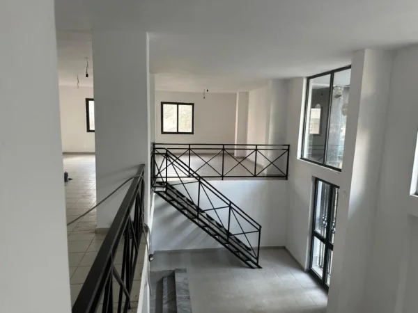 Durres, shitet ambjent biznesi Kati 1, 116 m² 