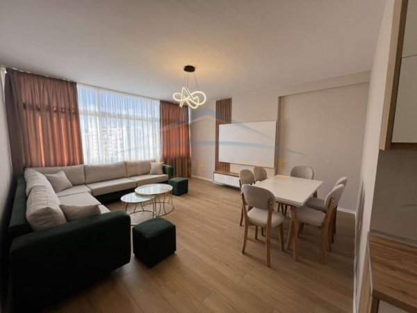 Tirane, shitet apartament 2+1+Ballkon , 89 m² 120.000 € (UNAZE E RE)
