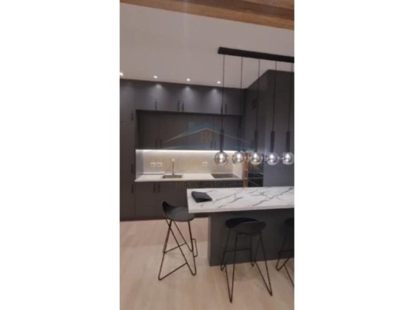 Tirane, shitet apartament 2+1+Ballkon , 89 m² 120.000 € (UNAZE E RE)