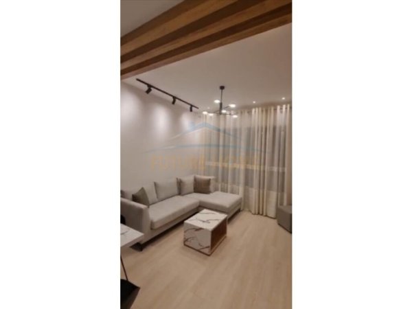 Tirane, shitet apartament 2+1+Ballkon , 89 m² 120.000 € (UNAZE E RE)