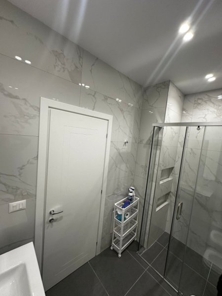 JEPET ME QERA APARTAMENT 2+1+2 TEK TIRANA GARDEN BUILDING
