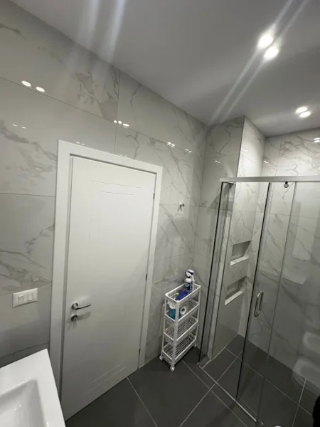 JEPET ME QERA APARTAMENT 2+1+2 TEK TIRANA GARDEN BUILDING