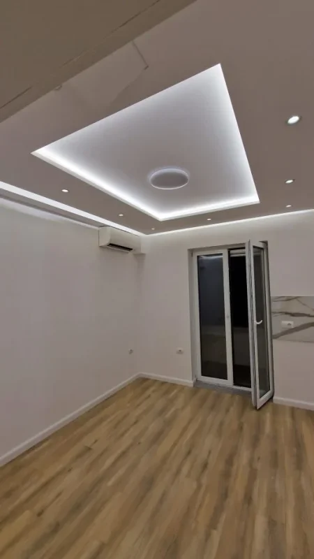 Tirane, shitet apartament 3+1 , 104 m² (Kafe Flora)
