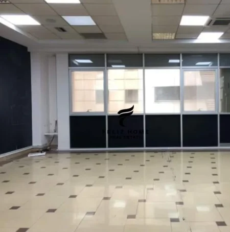 Tirane, jepet me qera dyqan Kati 2, 100 m² 900 € (QENDER)
