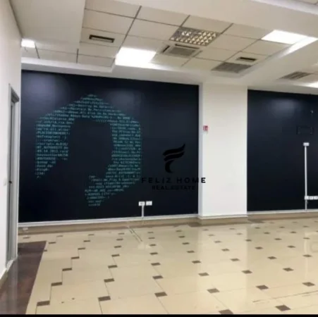 Tirane, jepet me qera dyqan Kati 2, 100 m² 900 € (QENDER)